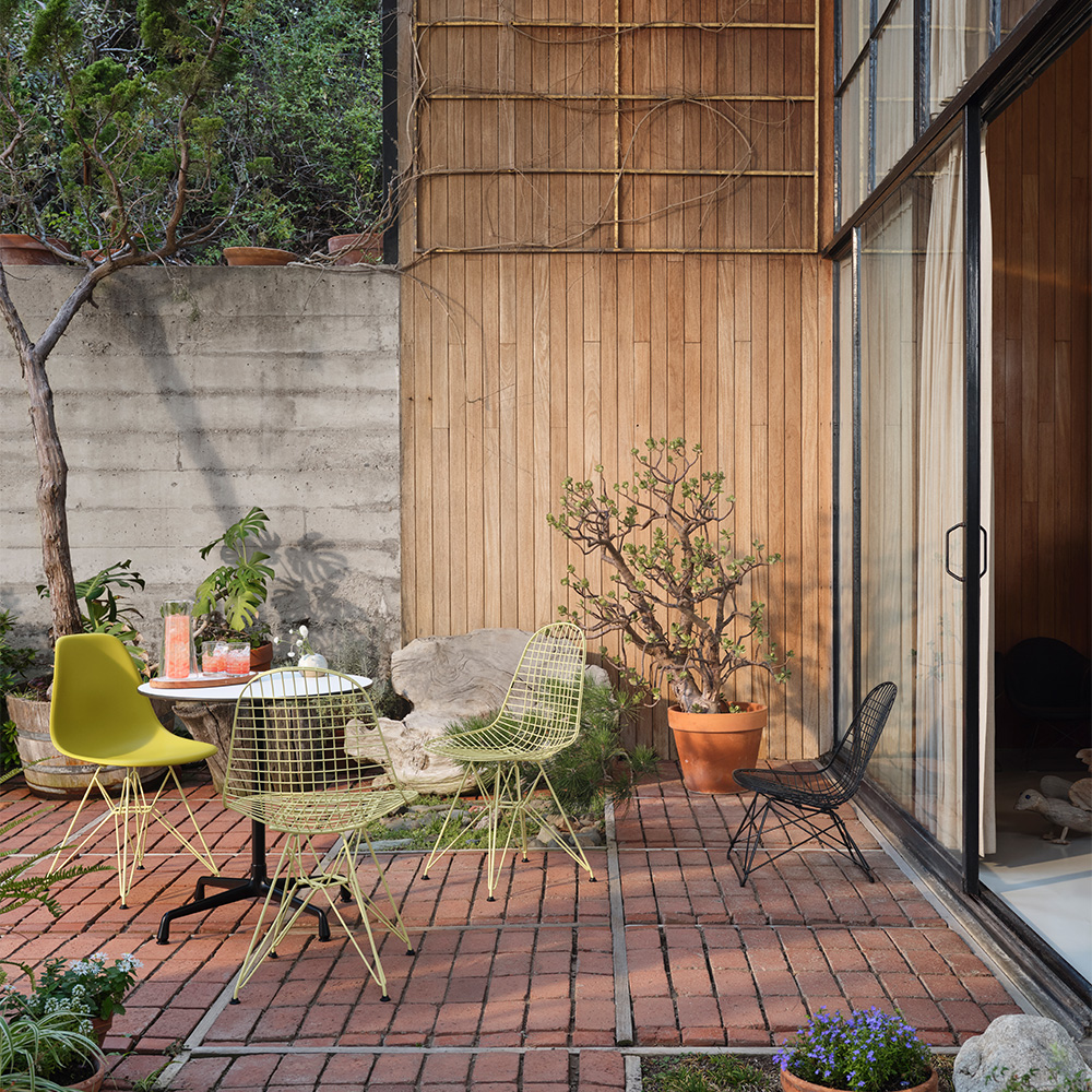 Eames Plastic Side Chair RE DSR - Untergestell in special colours