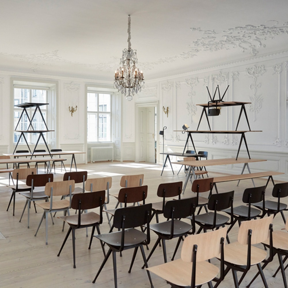 Pyramid Schreibtisch 01