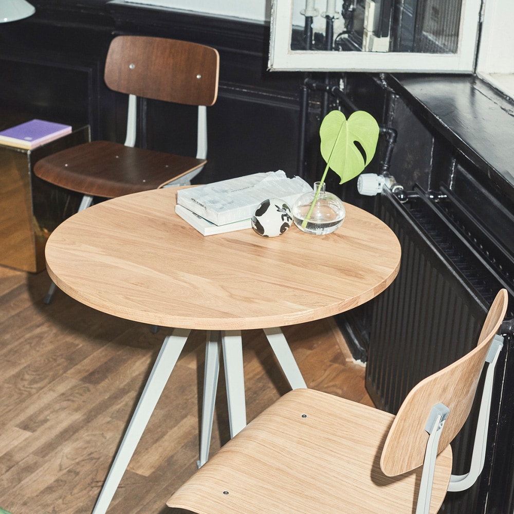 Pyramid Café Table 21