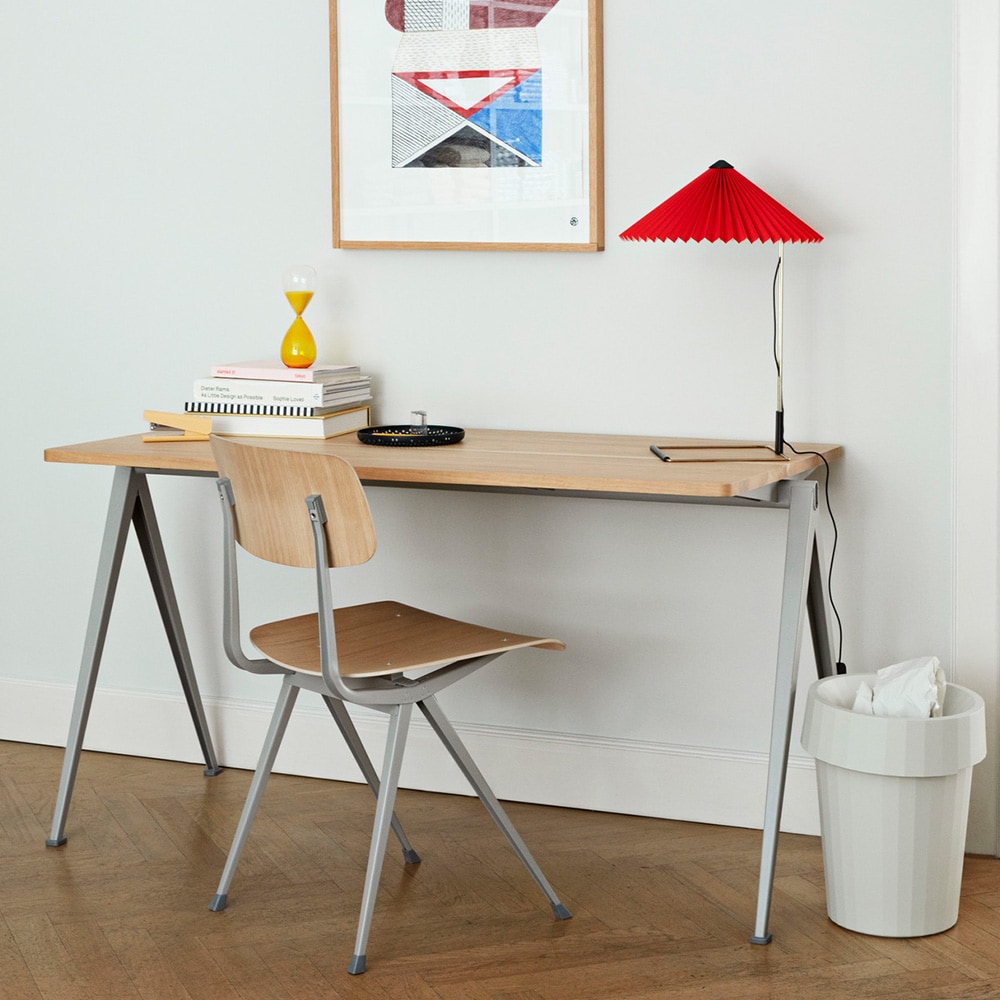 Pyramid Schreibtisch 01