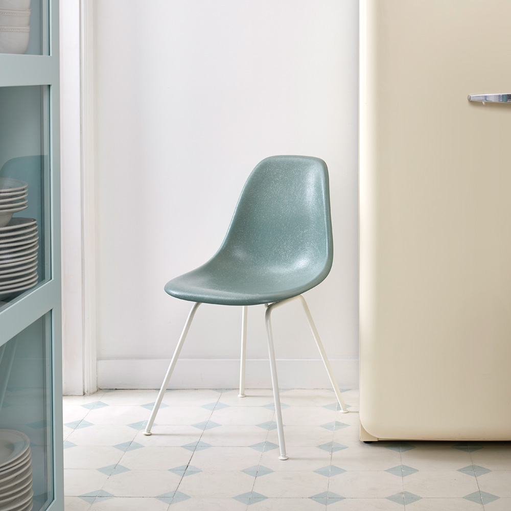 Eames Fiberglass Chair  DSX