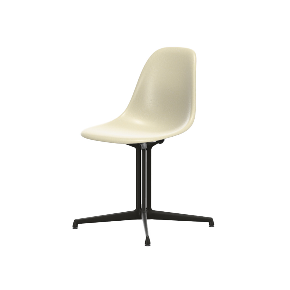 Eames Fiberglass Side Chair DSL