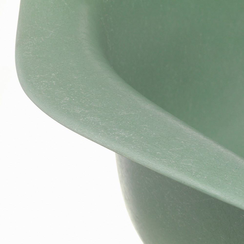 Eames Fiberglass Armchair DAR