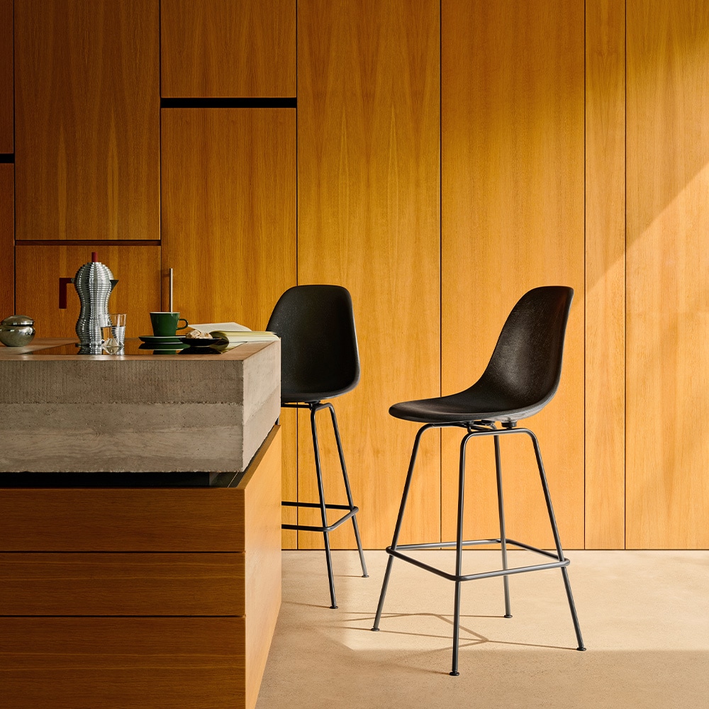 Eames Fiberglass Stool Medium