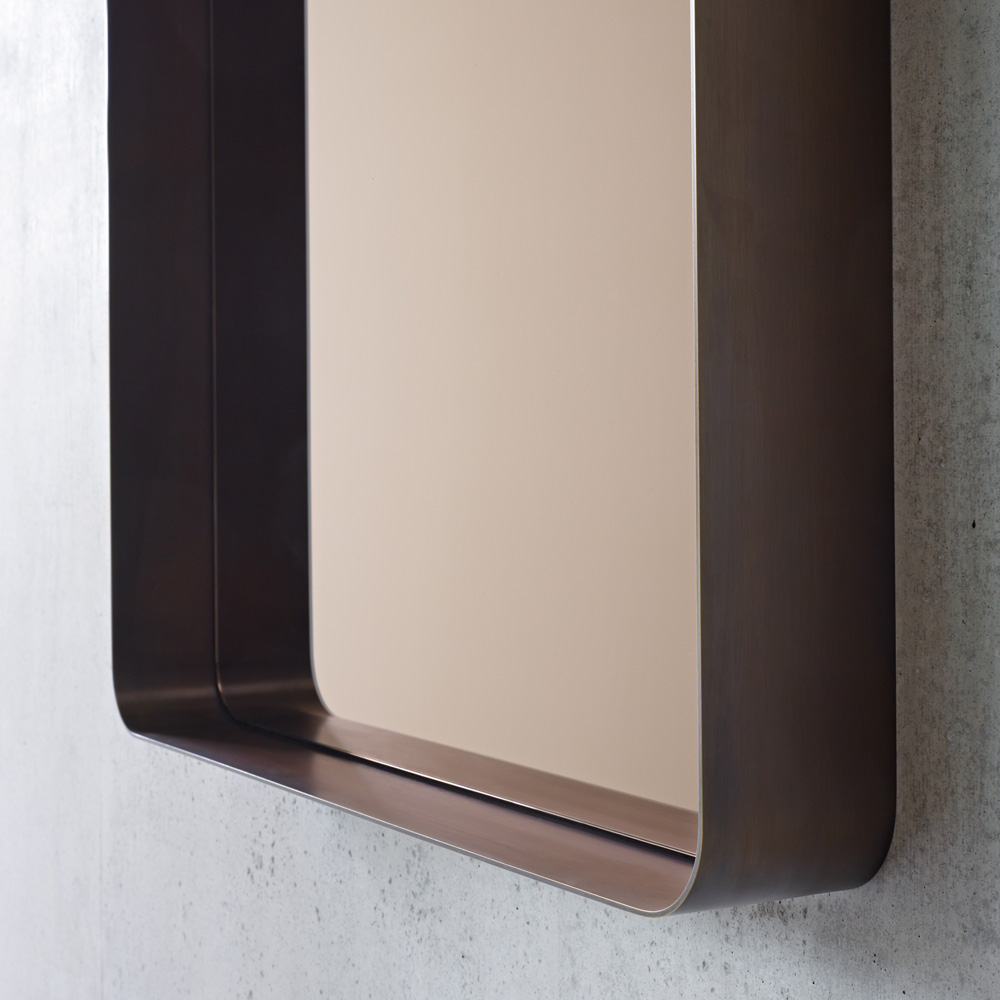 Classicon-Spiegel-Cypris-Messing-brueniert-Detail-2 Cypris Mirror eckig