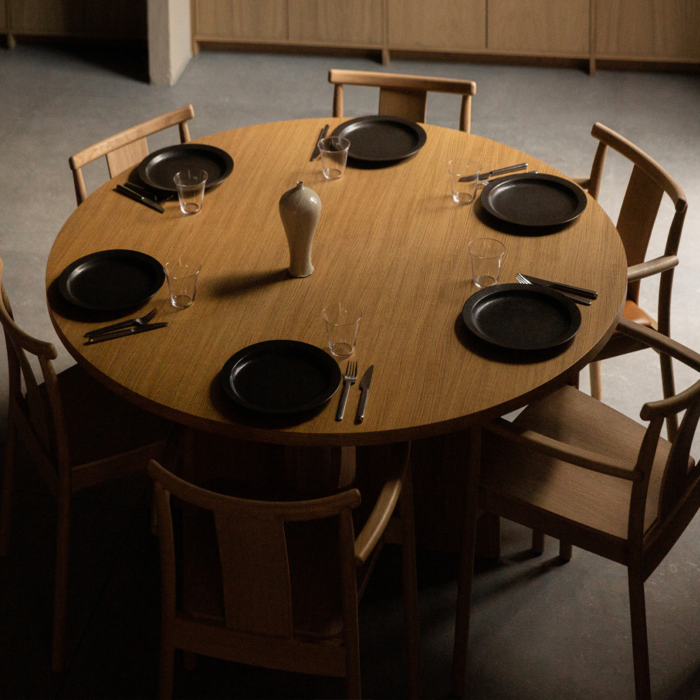 Androgyne Dining Table