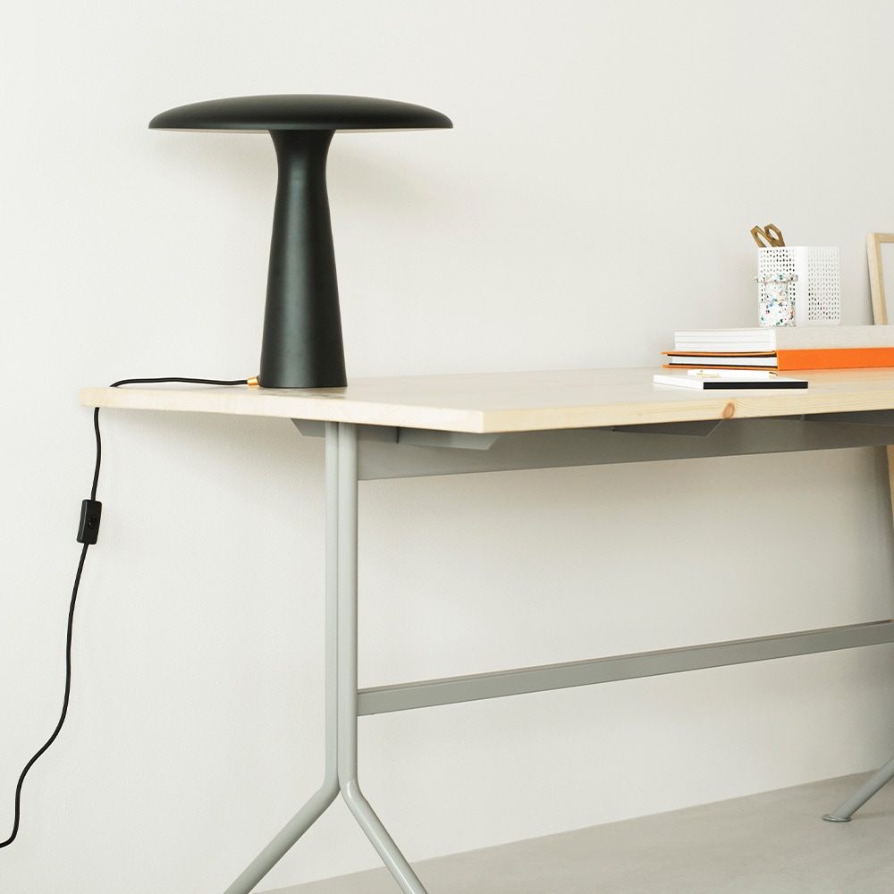 Shelter Tischlampe