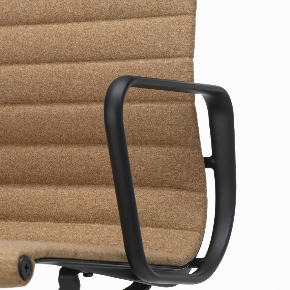 Alu Chair EA 131/132