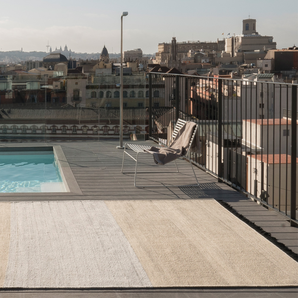 Tres Stripes Outdoorteppich