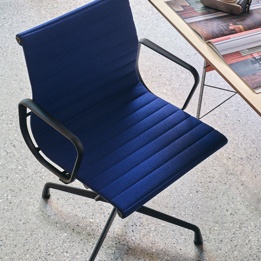 Alu Chair EA 131/132