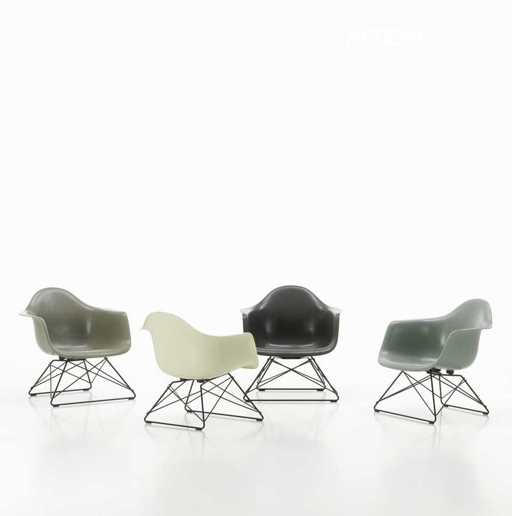 Eames Fiberglass Armchair LAR mit Sitzpolster