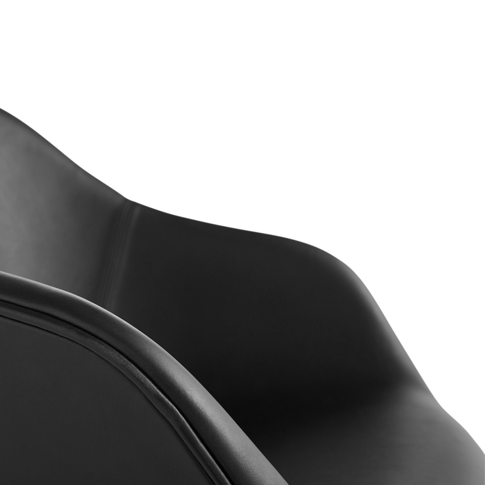 About a Chair AAC 153