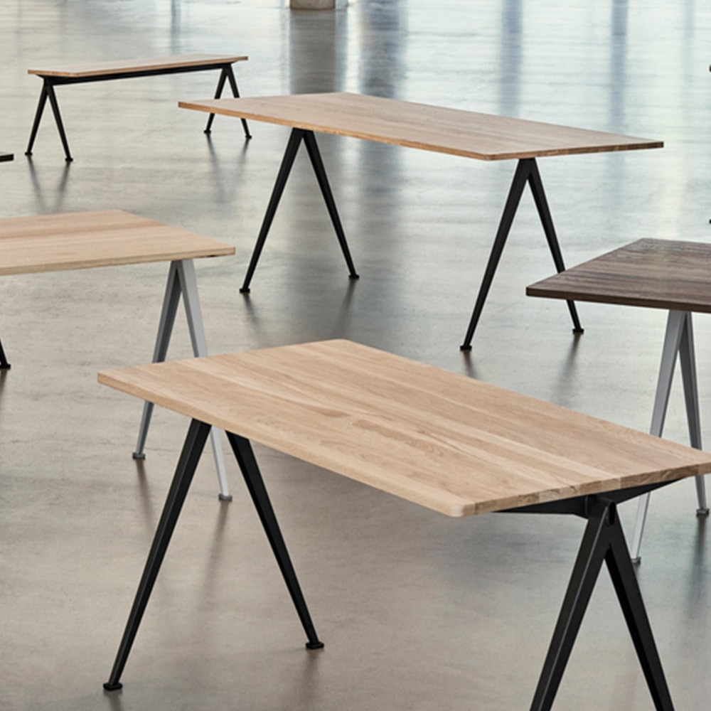 Pyramid Schreibtisch 01