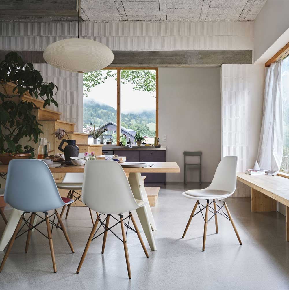Eames Plastic Side Chair RE DSW mit Sitzpolster