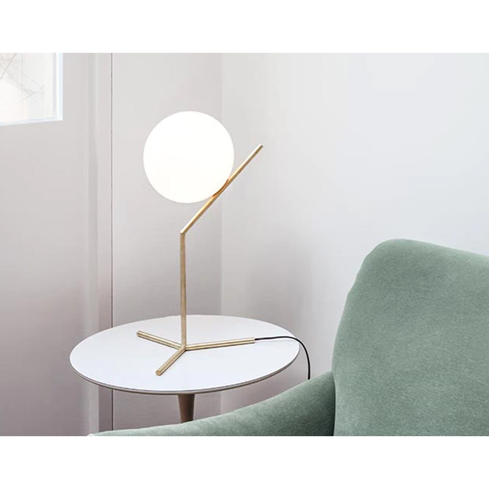 IC T1 high - Tischleuchte