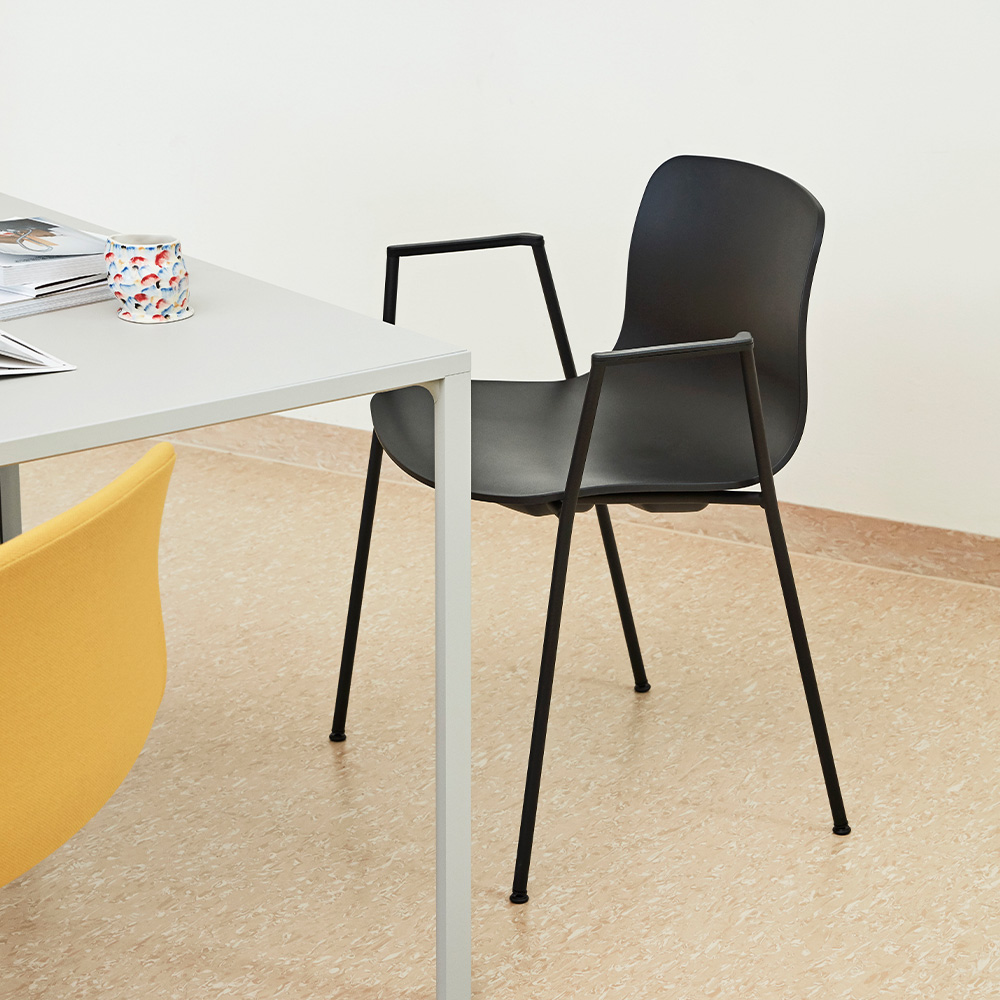 About a Chair AAC 18