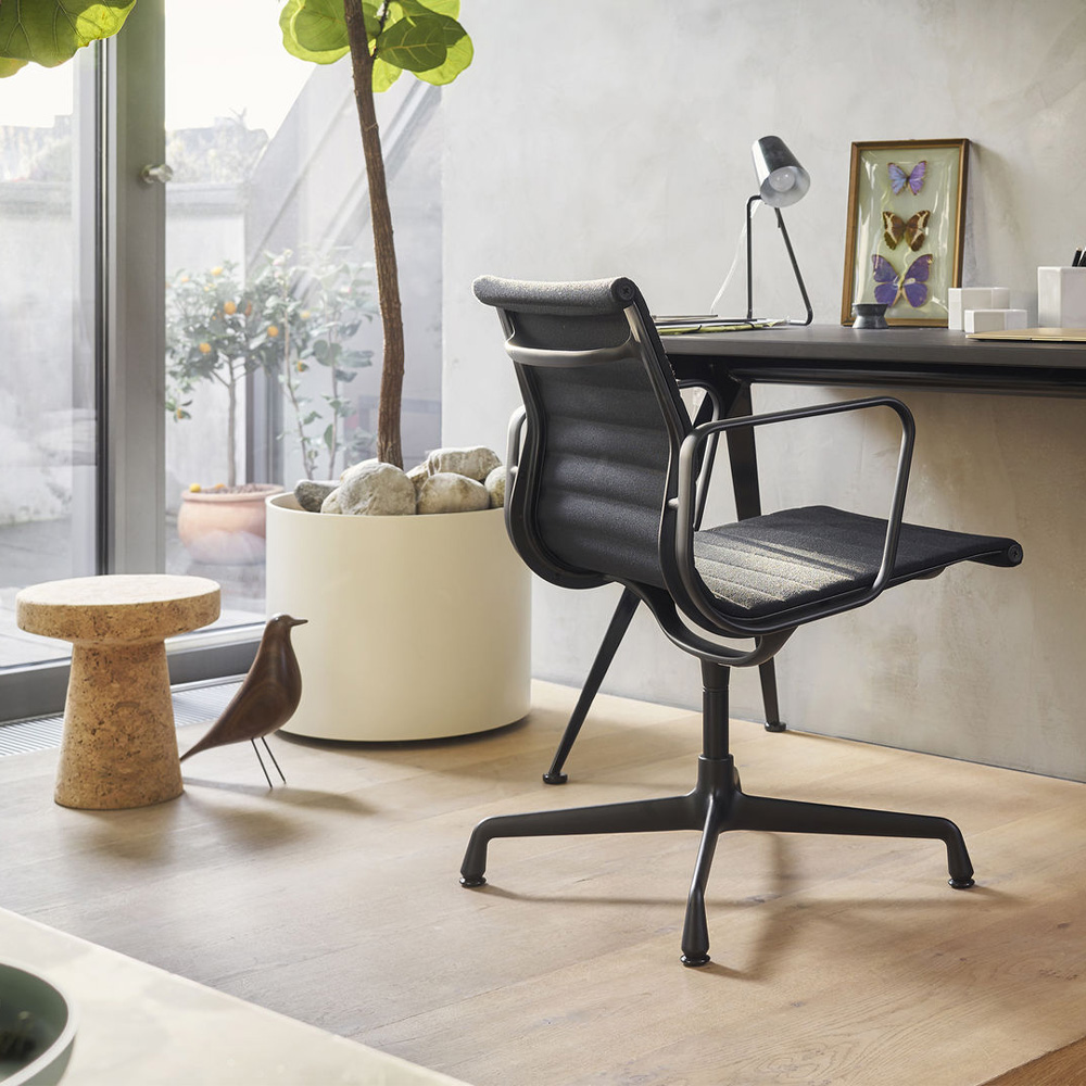 Aluminium Chair EA 108 - Conference