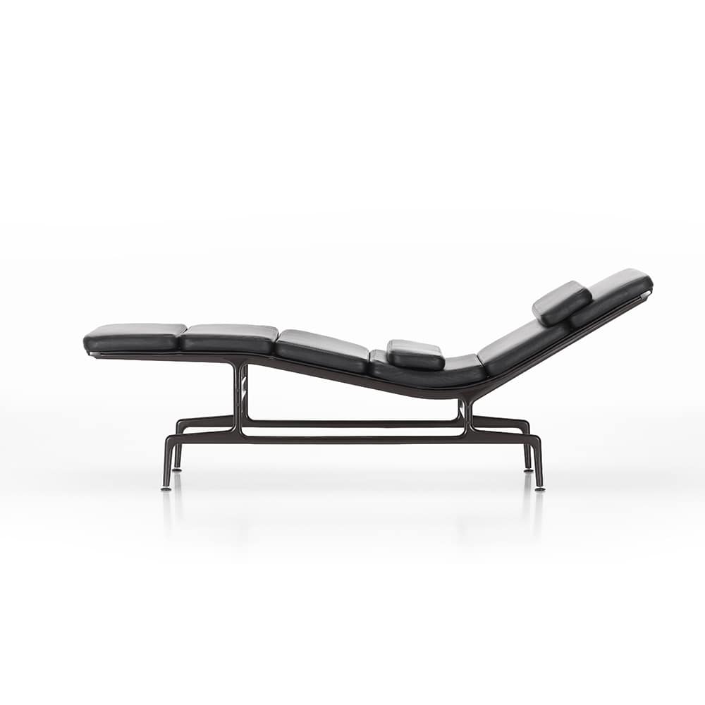 Eames Soft Pad Chaise ES 106