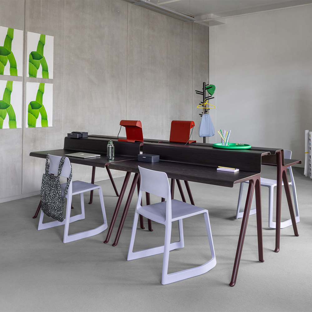 Courier Schreibtisch