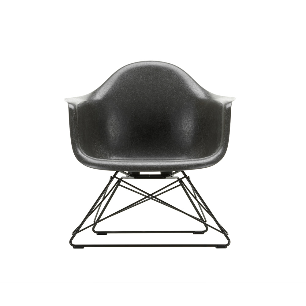 Eames Fiberglass Armchair LAR