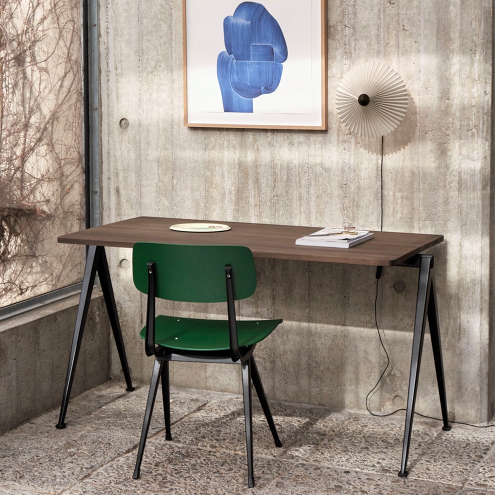 Pyramid Schreibtisch 01