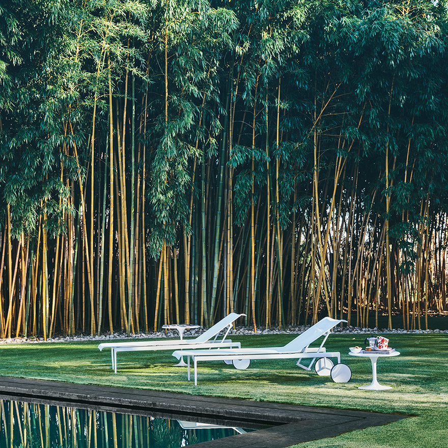 Saarinen Tulip Outdoor Beistelltisch