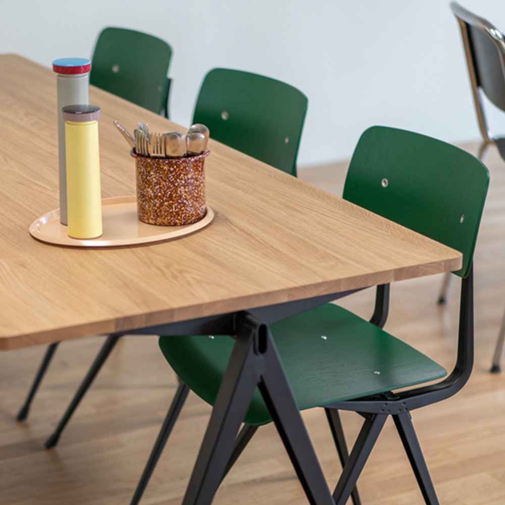 Pyramid Schreibtisch 01