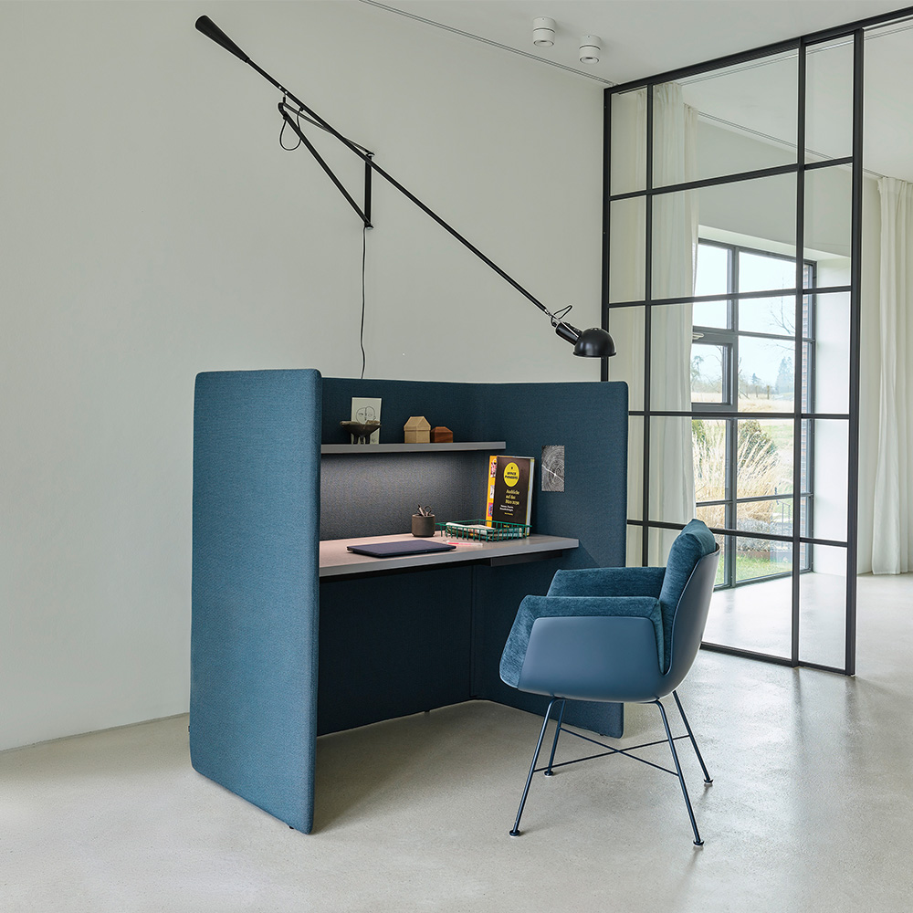 Floater Schreibtisch