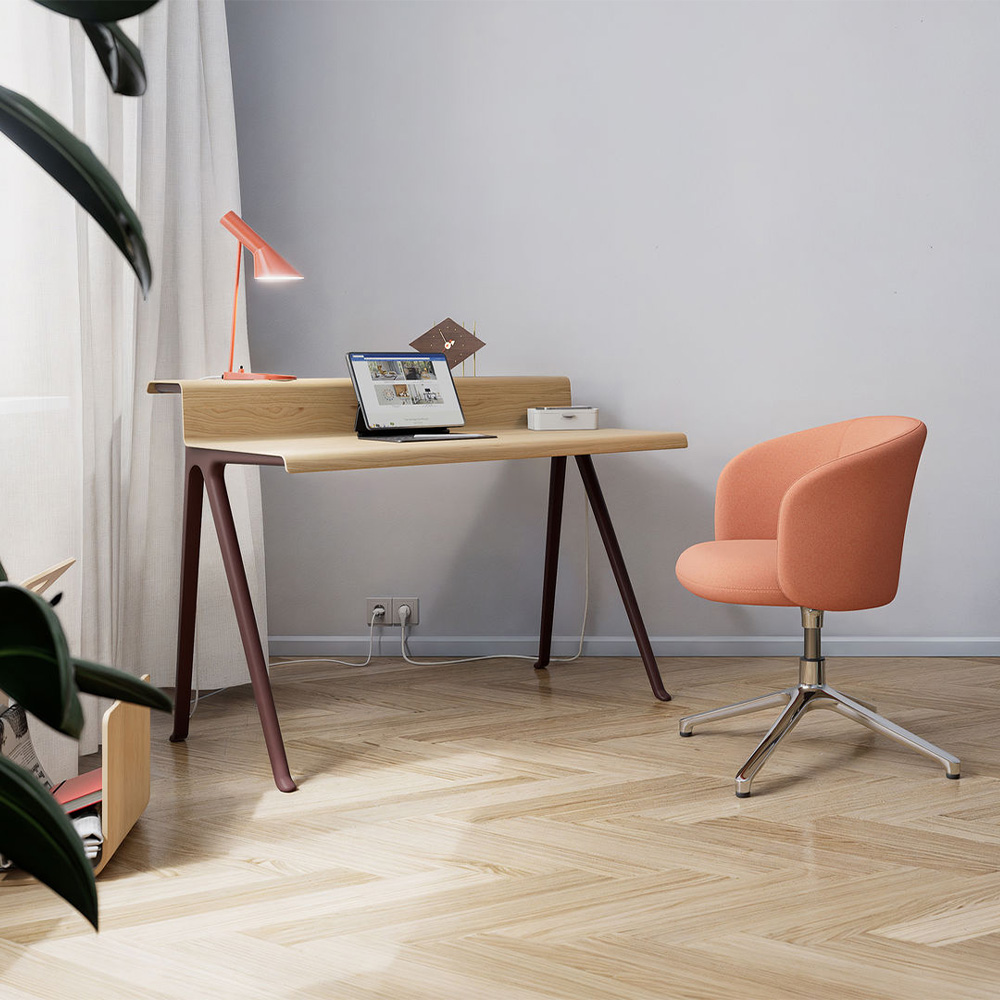 Courier Schreibtisch