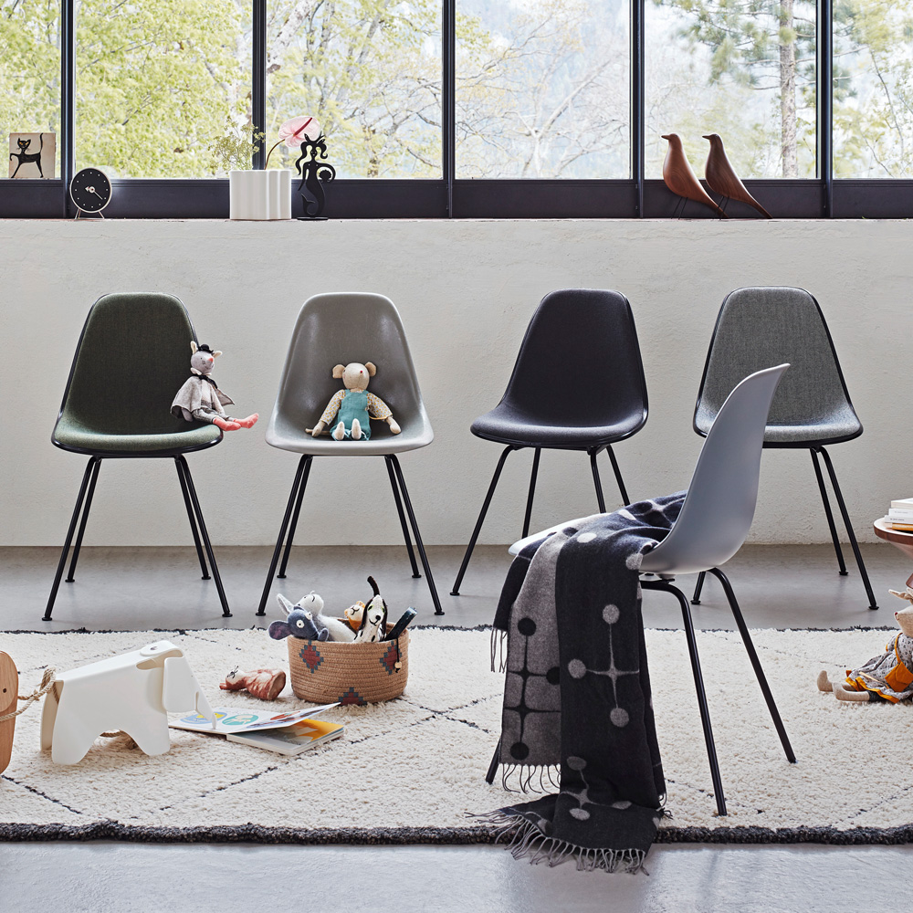 Eames Plastic Side Chair RE DSX