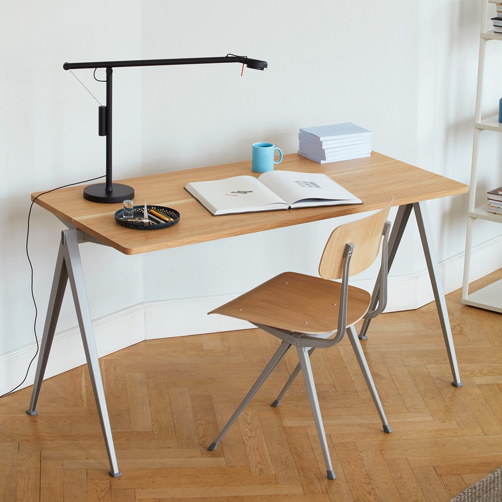 Pyramid Schreibtisch 01