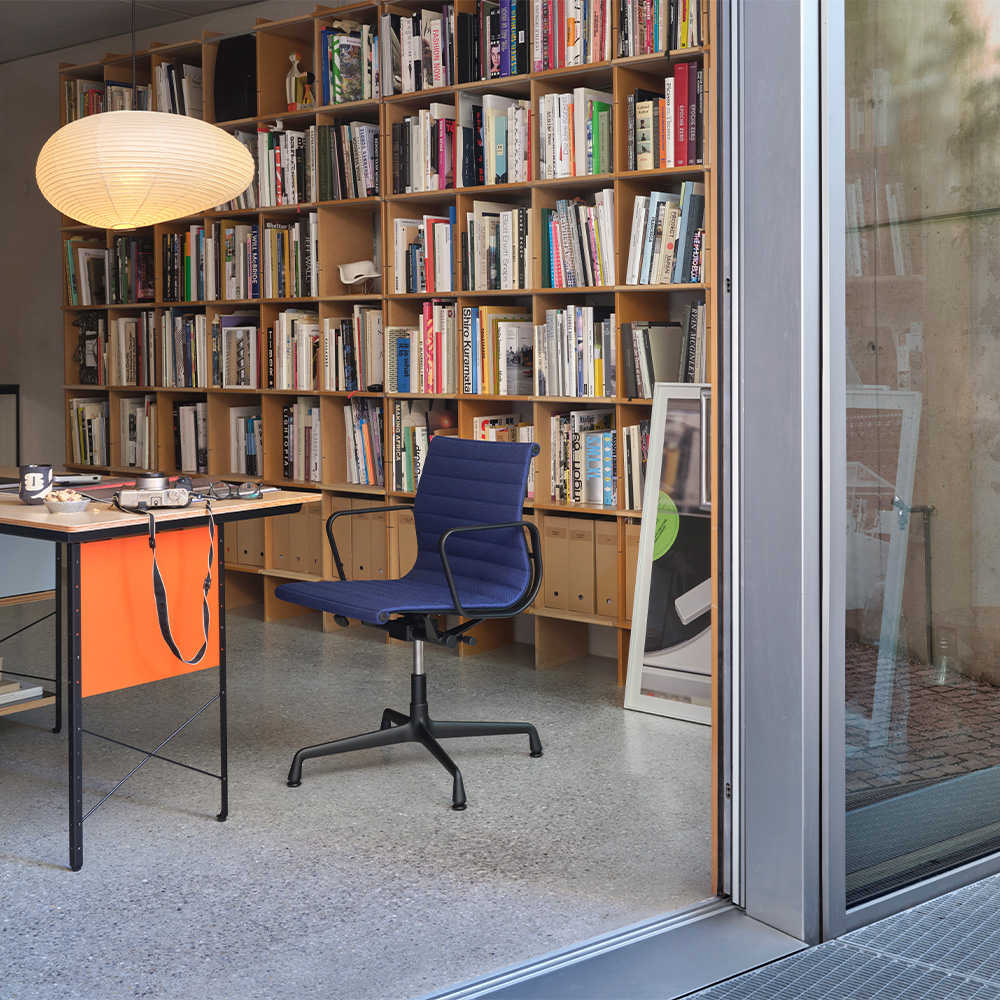 Alu Chair EA 131/132