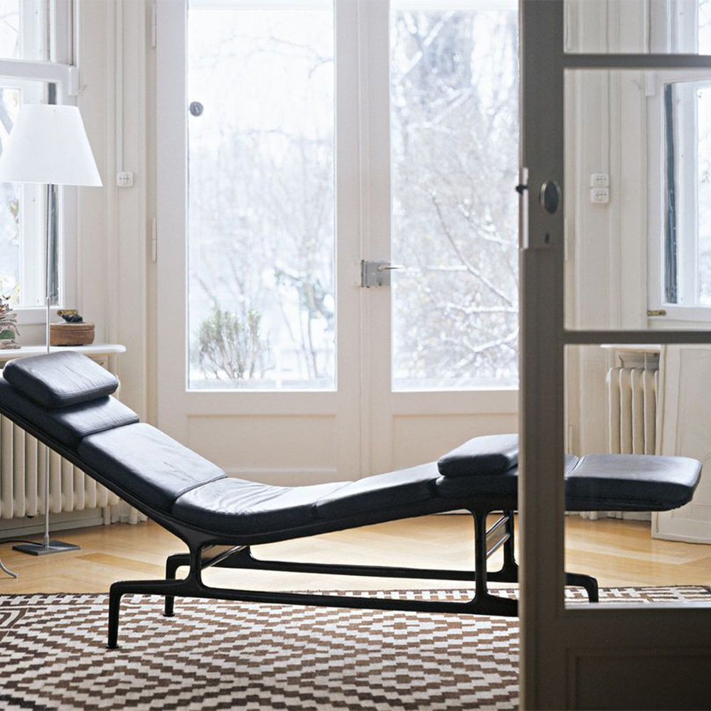 Eames Soft Pad Chaise ES 106
