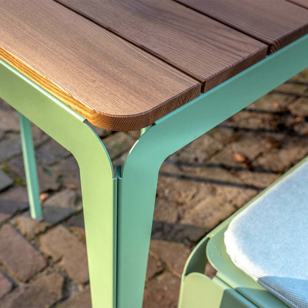 Bended Table Wood Outdoor