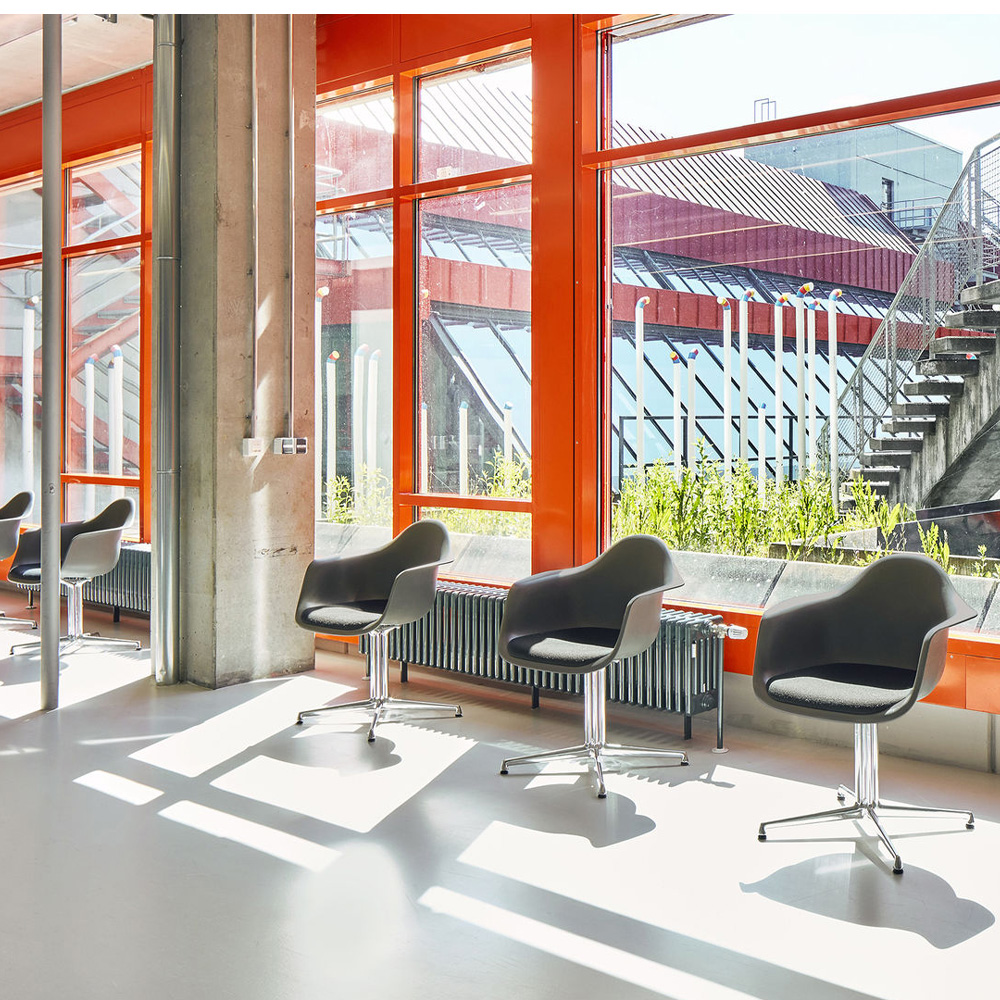 Eames Plastic Armchair RE DAL