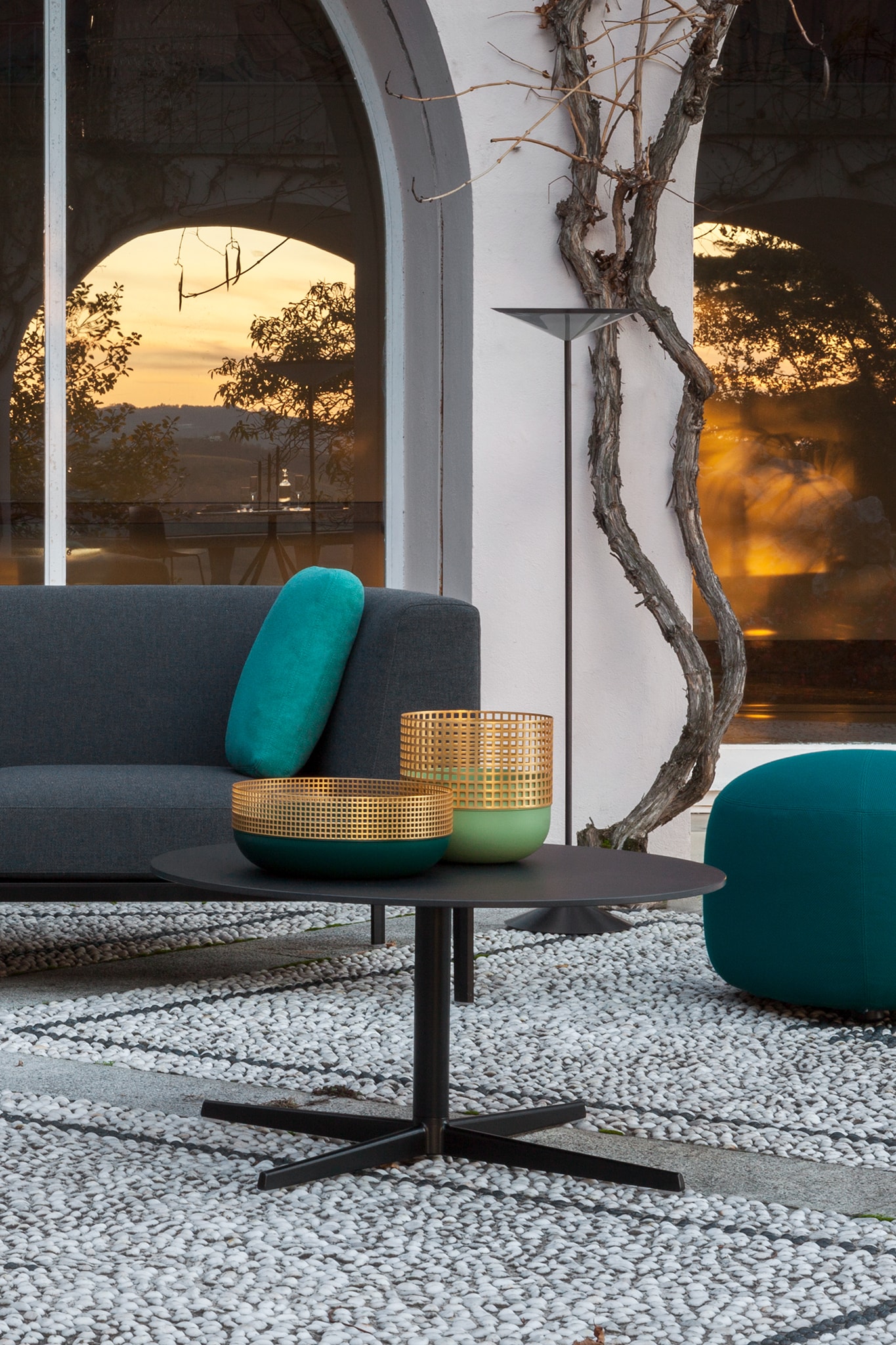 Auki Outdoor Couchtisch