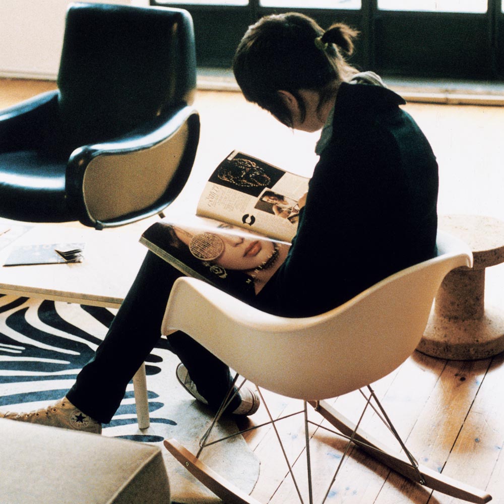 Eames Plastic Armchair RE RAR