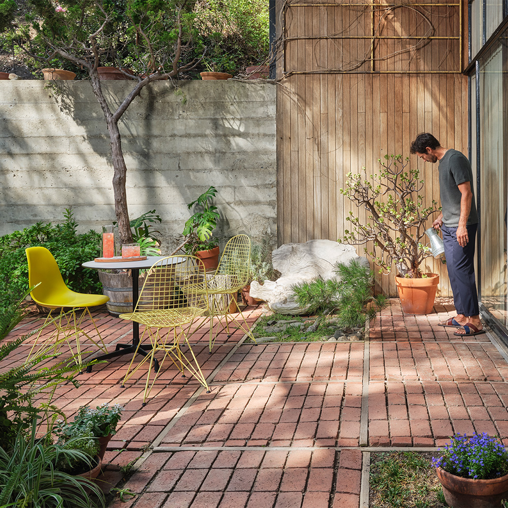 Eames Plastic Side Chair RE DSR - Untergestell in special colours