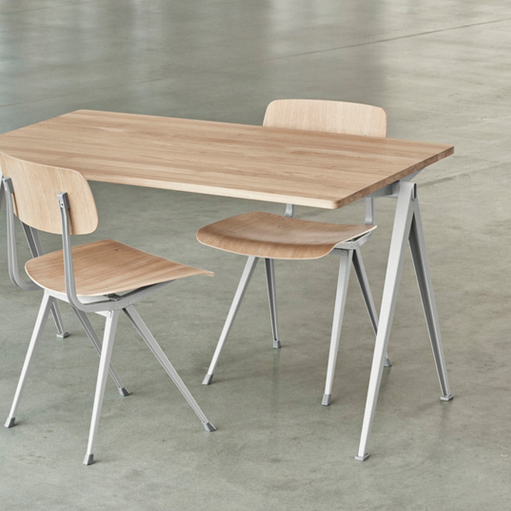 Pyramid Schreibtisch 01