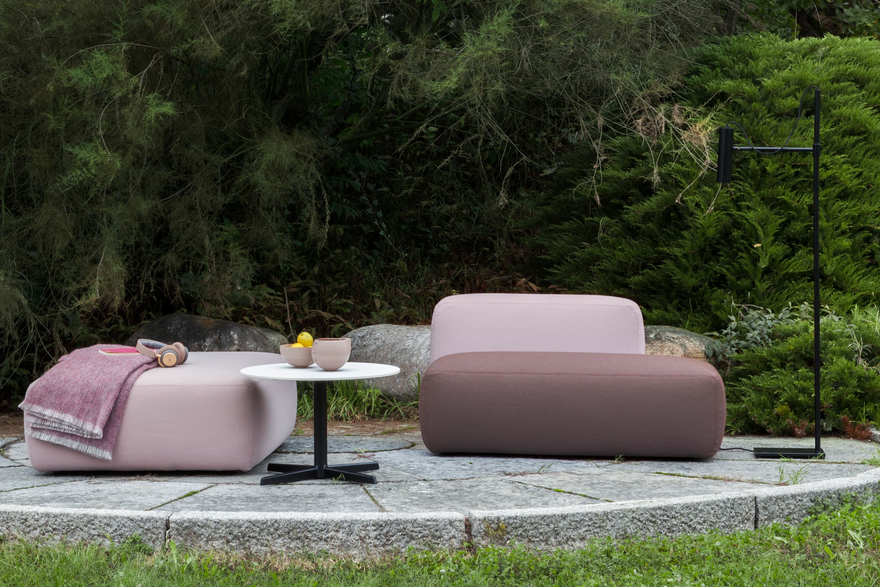 Auki Outdoor Couchtisch