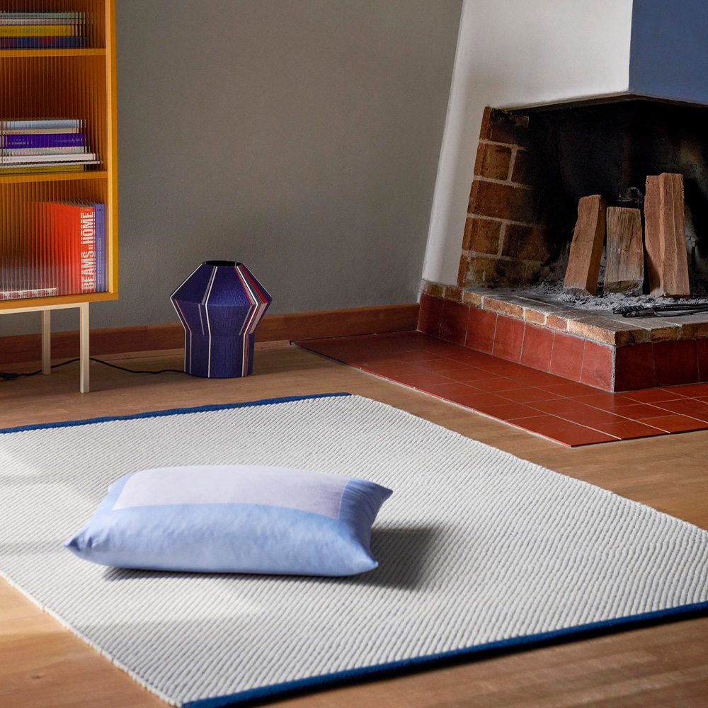 Bias Rug Tint Teppich