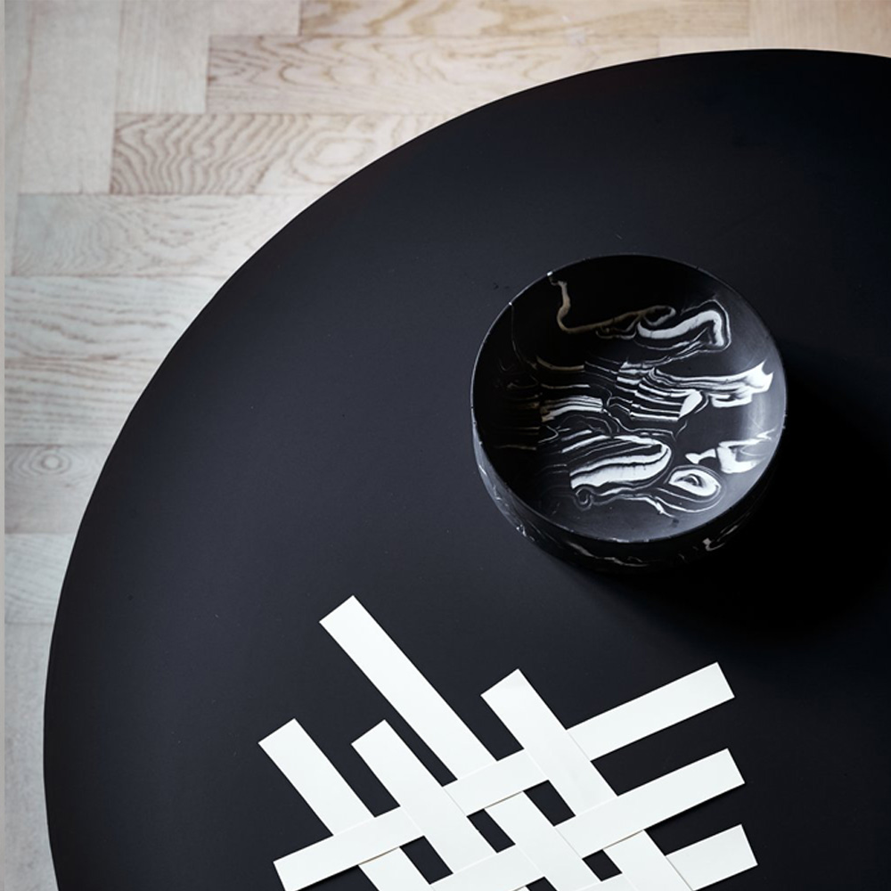 Panton Table low
