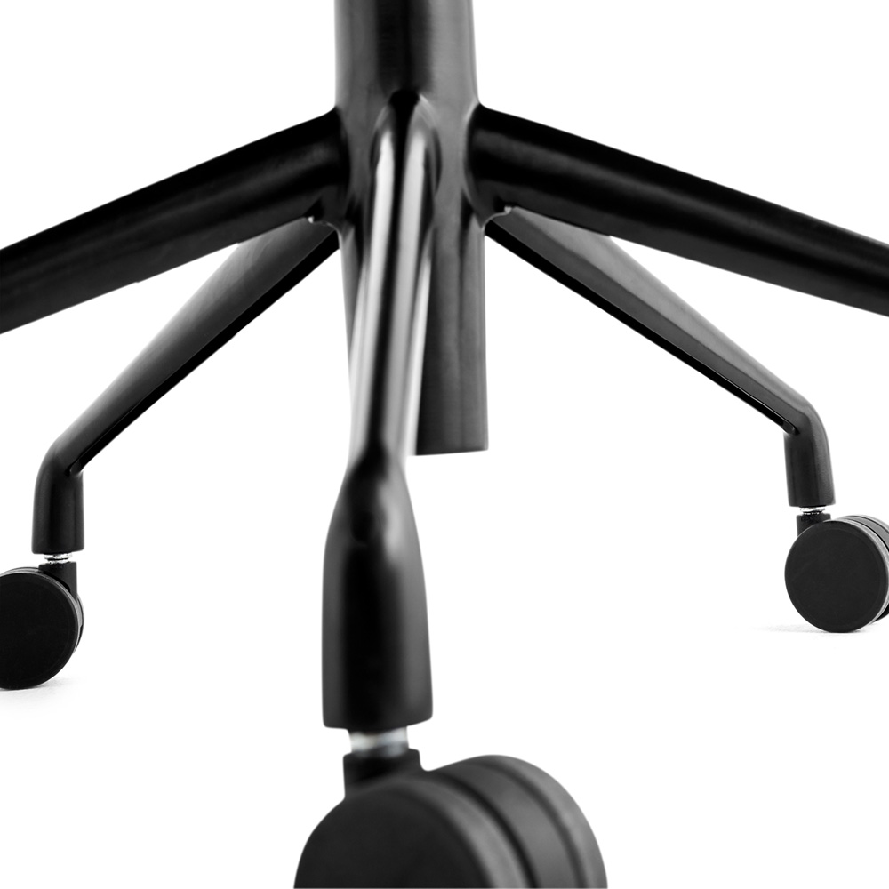 About a Chair AAC 153