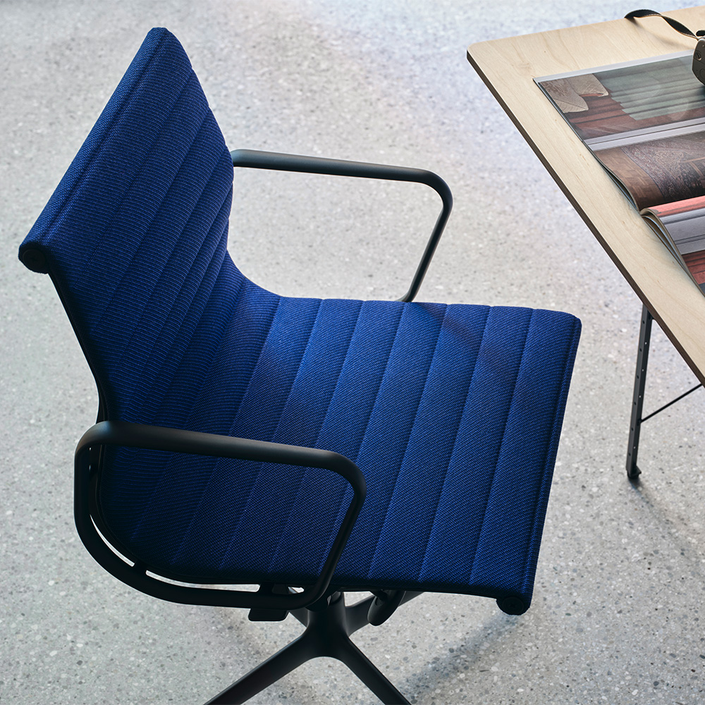 Alu Chair EA 131/132