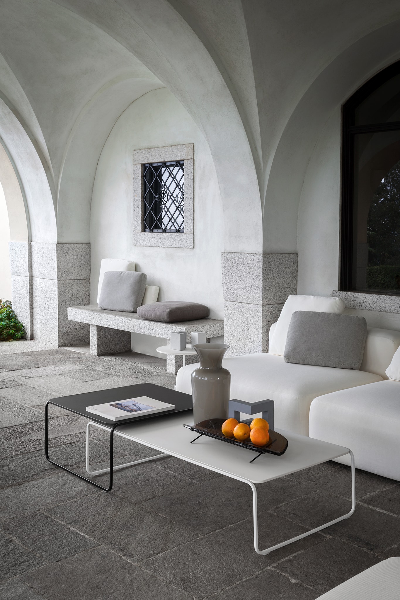 TOÈ Outdoor Beistelltisch