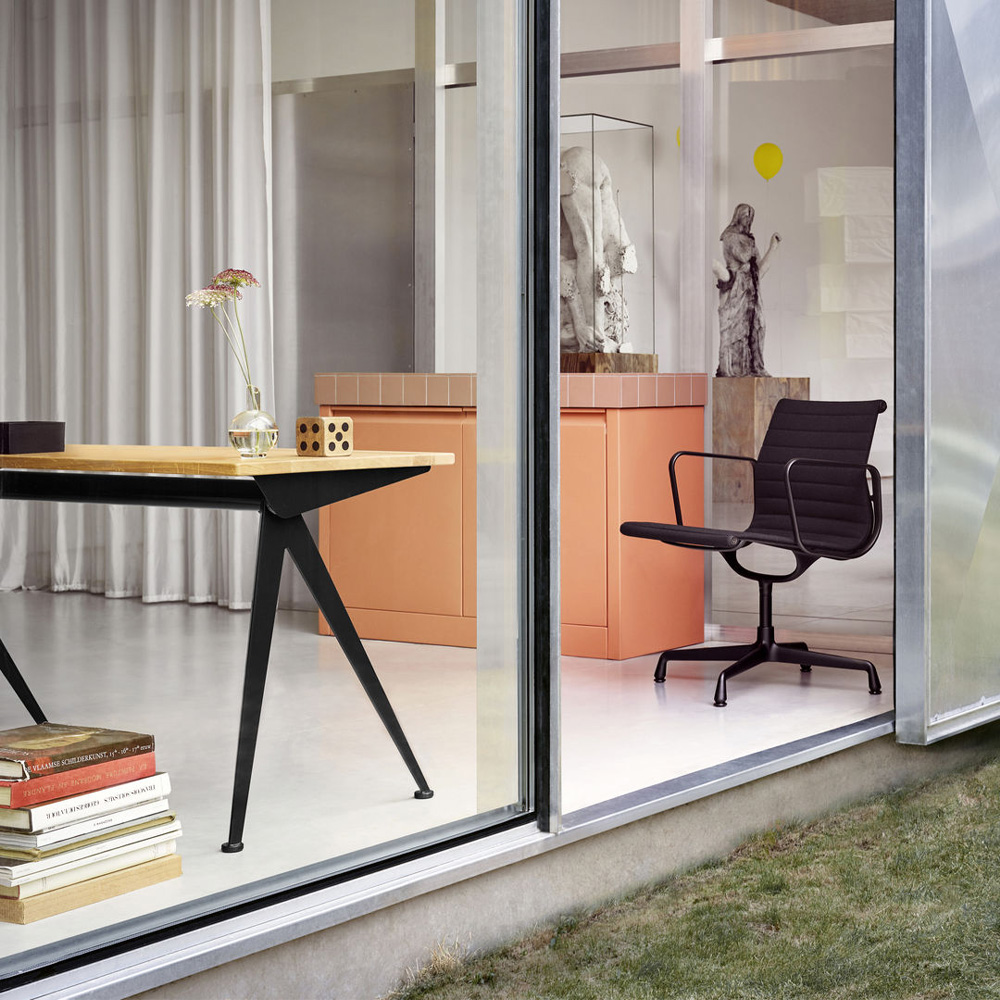 Aluminium Chair EA 108 - Conference