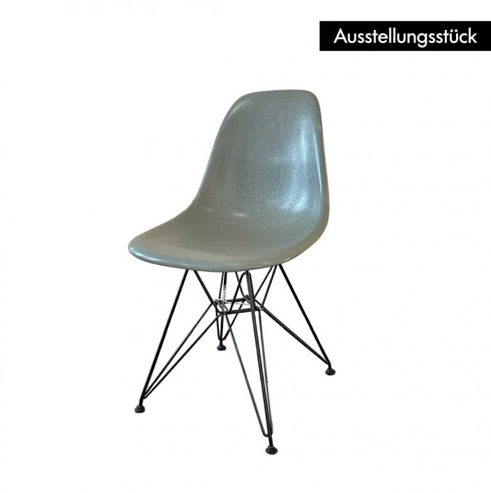 Eames Fiberglass Chair DSR raw umber - Ausstellungsstück