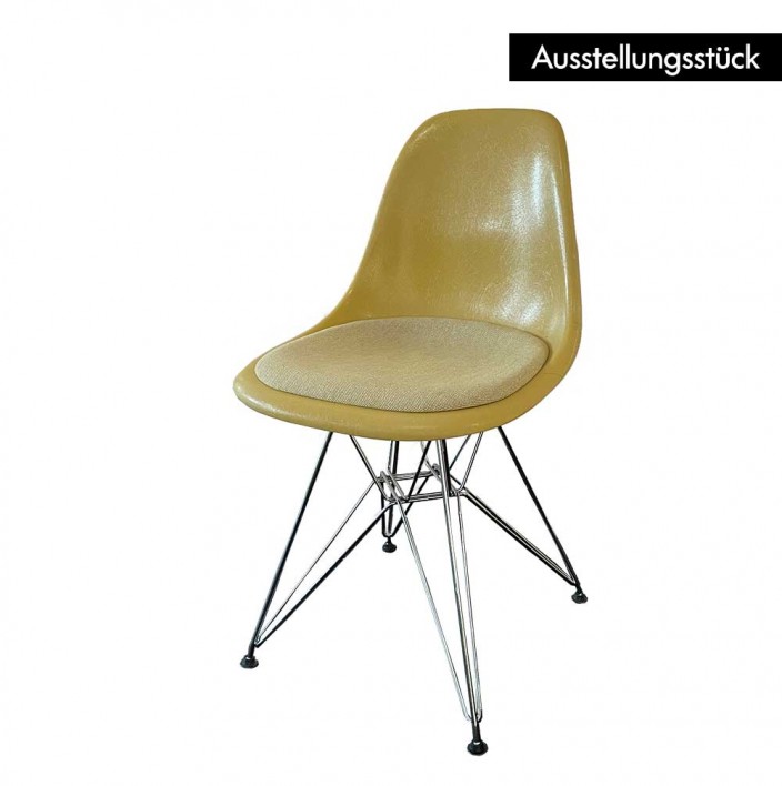 Eames Fiberglass Chair DSR light ochre - Ausstellungsstück